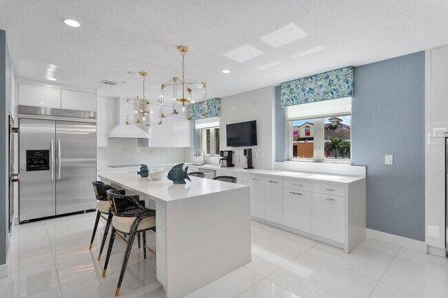 Building Photo - 57 Isle of Venice Dr