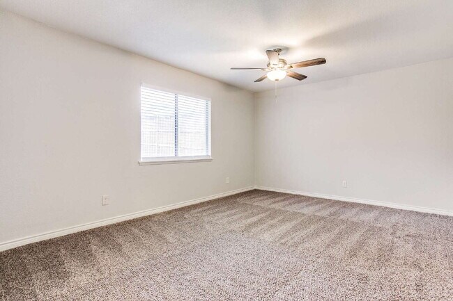 Building Photo - Beautiful 3-Bedroom Home Near Dining and Shopping with Spacious Backyard