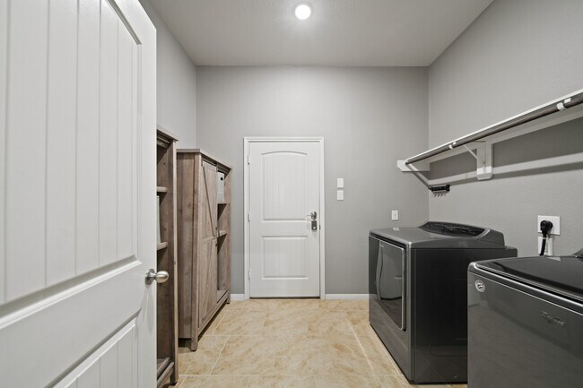Building Photo - 6614 Sterling Shores Ln