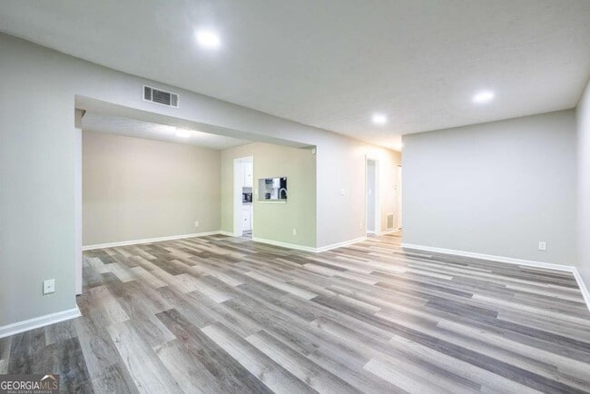 Building Photo - 1010 Mariners Ct