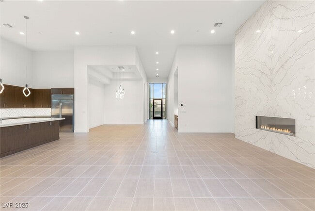 Building Photo - 10793 Vista Altura Ave