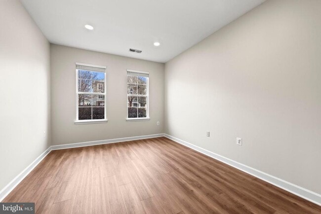 Building Photo - 22769 Fountain Grove Square