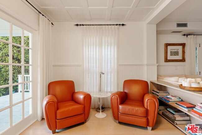 Building Photo - 501 Palisades Beach Rd