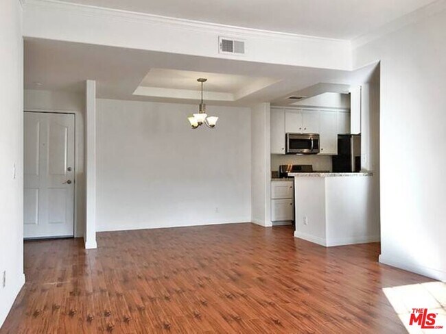 Building Photo - 14430 Benefit St