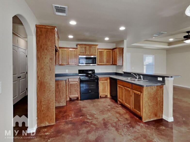 Building Photo - 124 Jolin Ln