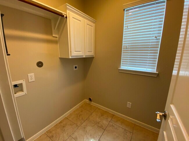 Building Photo - 26226 Bright Dawn Ct