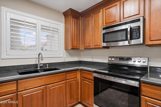 Building Photo - 11375 E Sahuaro Dr