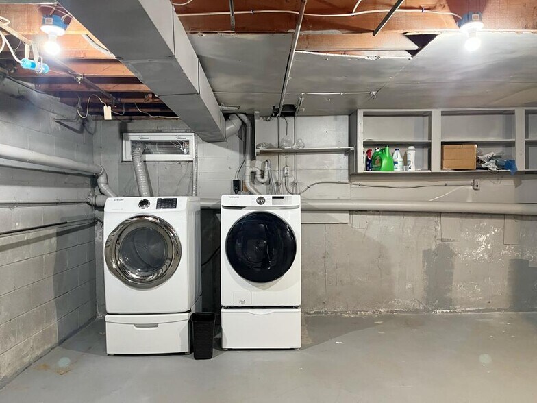 Smart Washer & Dryer - 133 Seemans Ln