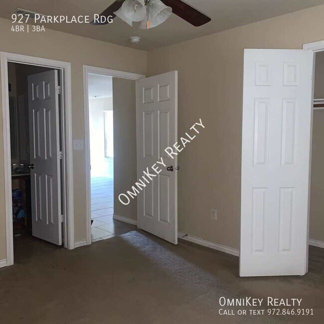 Building Photo - 927 Parkplace Ridge