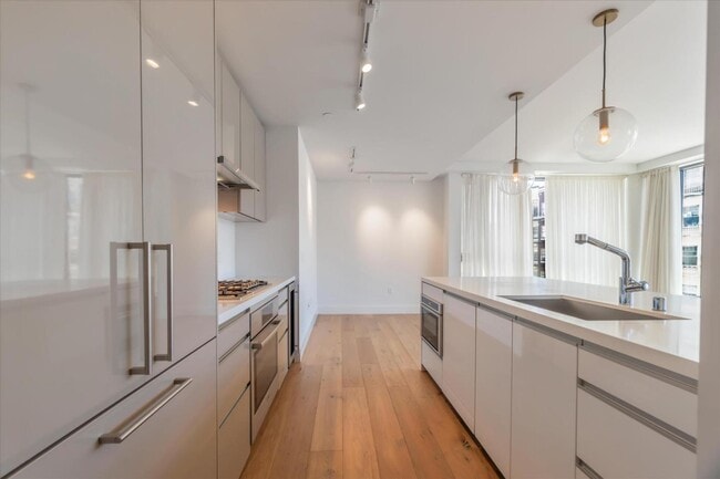 Building Photo - 1450 Franklin St