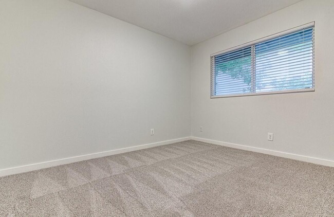 Building Photo - 3501 Rockhurst Ln