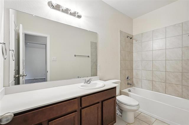 Building Photo - 6214 Heron Dr