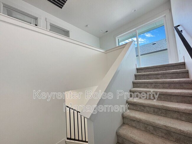 Building Photo - 2985 W Hidden Springs Dr