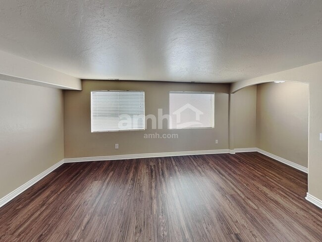 Building Photo - 1449 S 2490 E