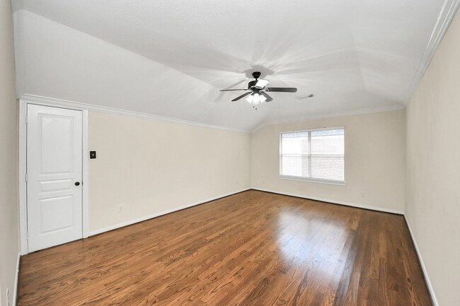 Building Photo - 2218 Longspur Ln