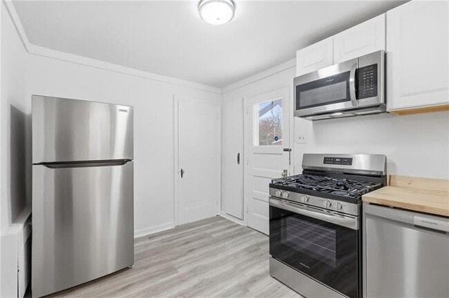 Building Photo - 3841 Lawnview Ave