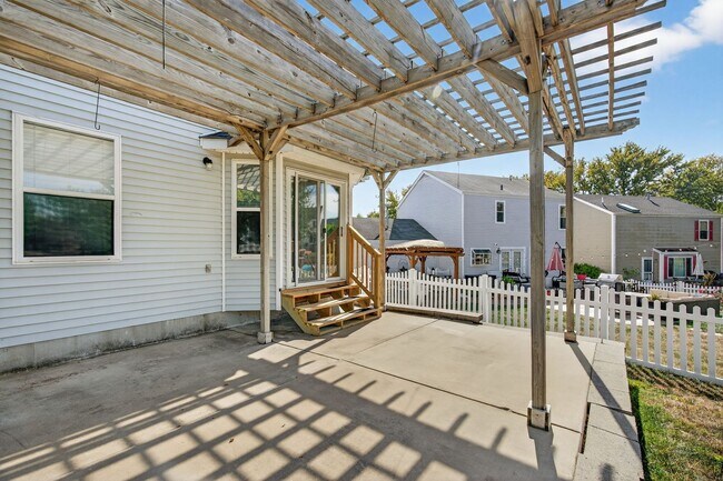 Building Photo - Move-In Ready Gem on a Corner Lot in O’Fal...