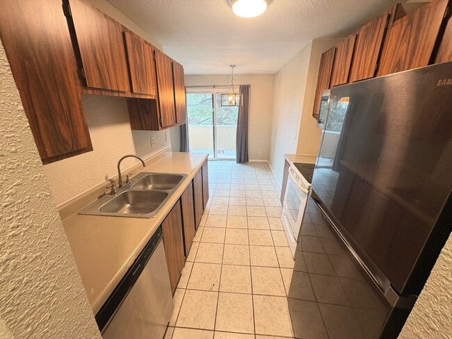 Building Photo - 3895 E Leonesio Dr