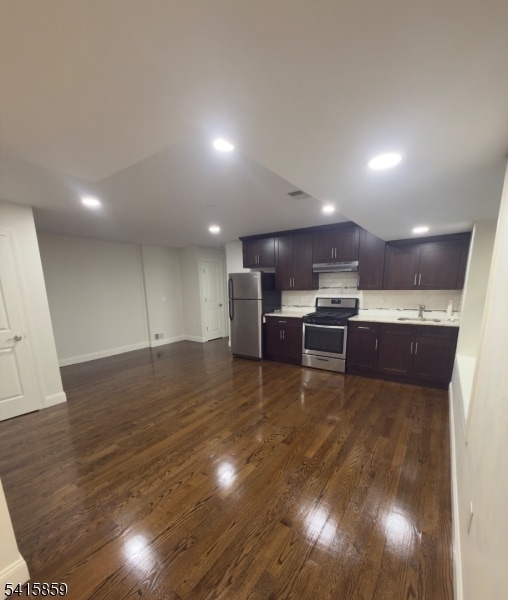 Building Photo - 5 Gotthart St