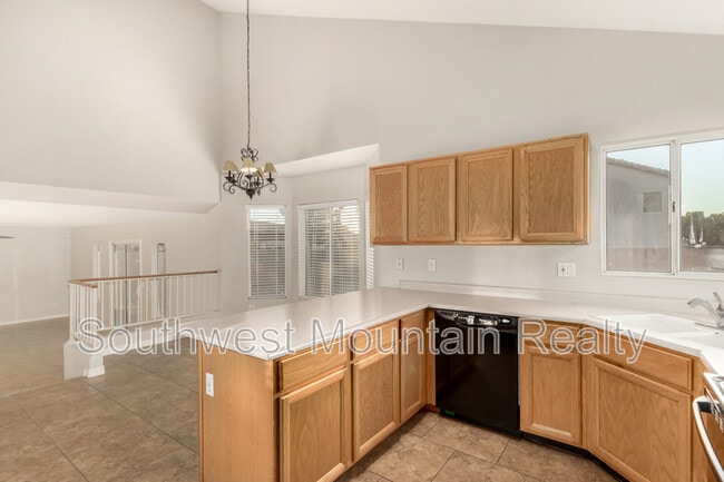 Building Photo - 1523 S Vine St