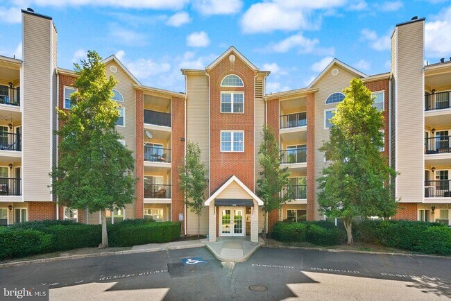 Building Photo - 3313 Wyndham Cir