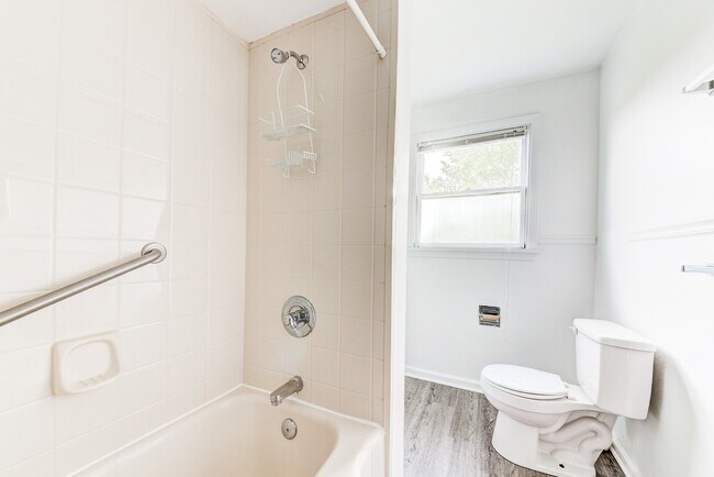 Building Photo - AVAILABLE AUGUST 2026 - Spacious Renovated 4 Bedroom, 1.5 Bath Home w/ AC!