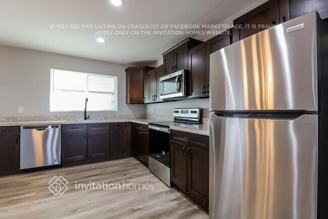 Building Photo - 10845 N 44th Ln