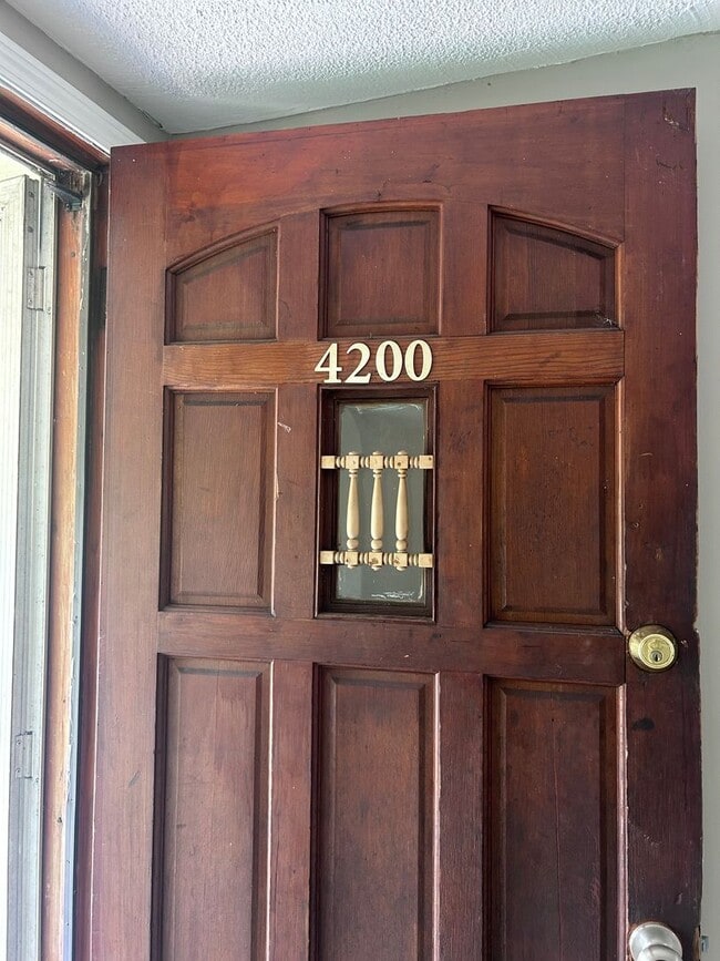 Building Photo - 4200 Wilkesview Dr