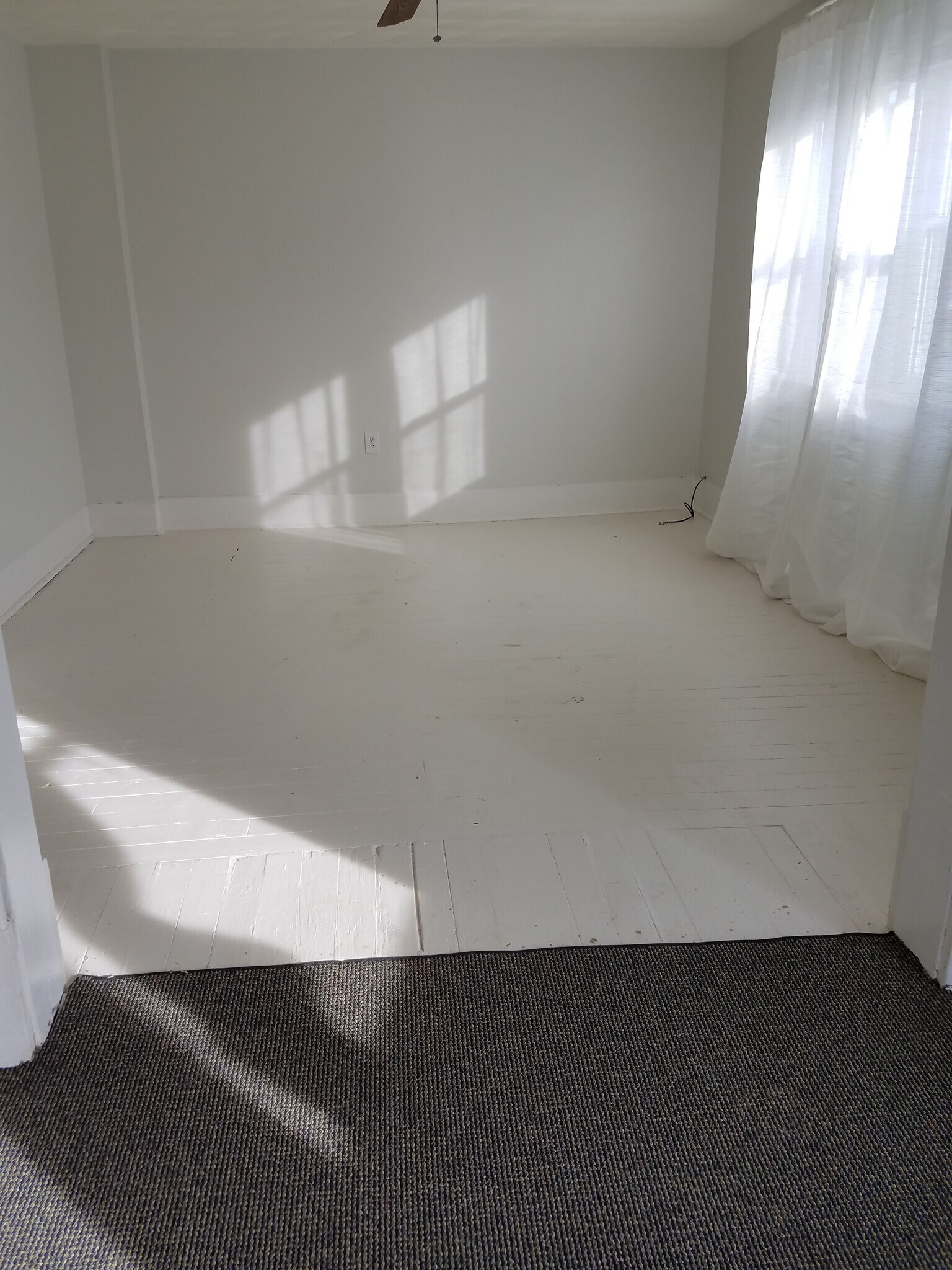 living room - 1718 2nd Ave