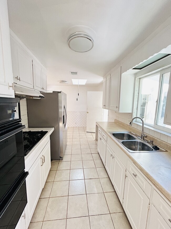 Primary Photo - 751 Ruth Dr