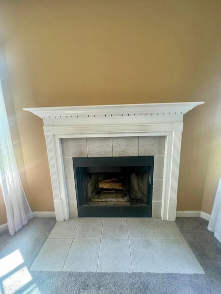 Building Photo - Room in Single Family Home on Woodwind Way