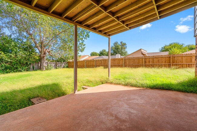 Building Photo - 5520 Evanbrook Terrace