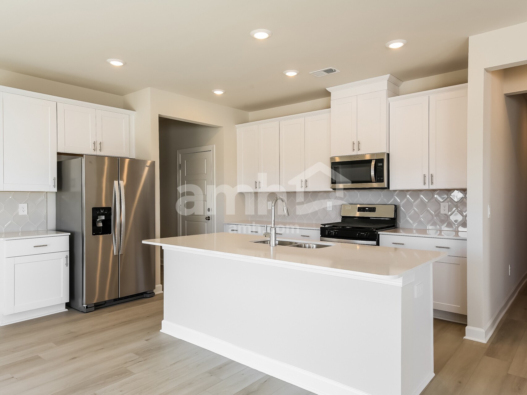 Building Photo - 782 Treeline Rd