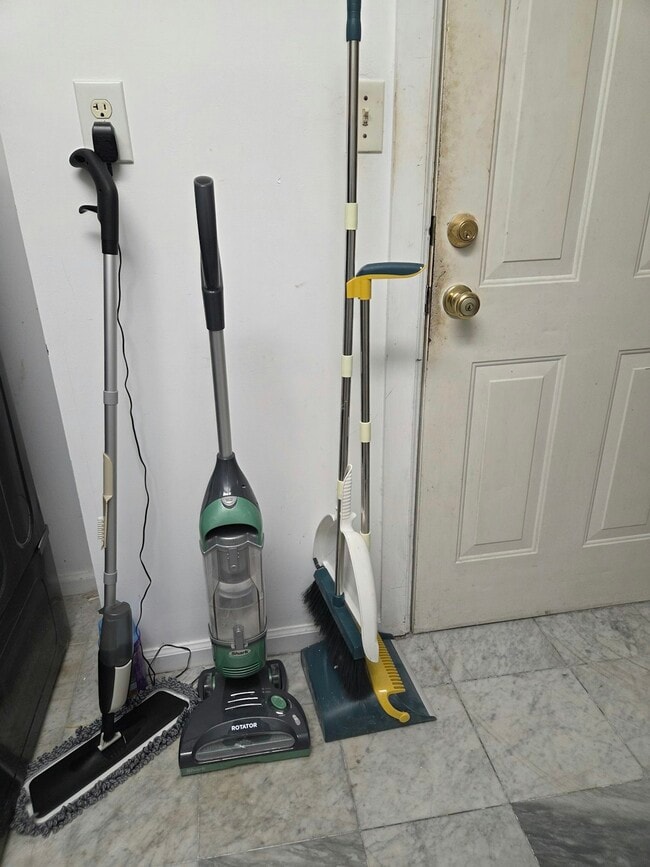 Building Photo - 2355 Ribault Scenic Dr