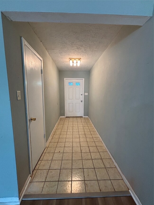 Building Photo - 1506 Park Maple Dr