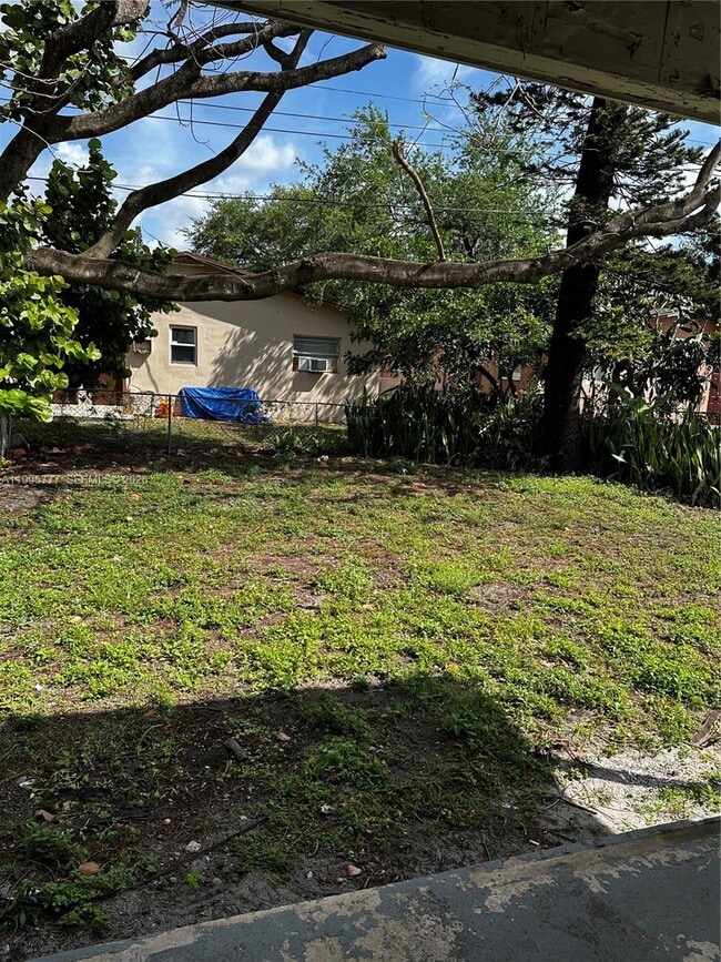 Building Photo - 5221 NW 15th Ct