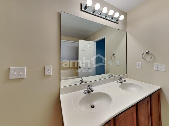 Building Photo - 4716 Byers Rd