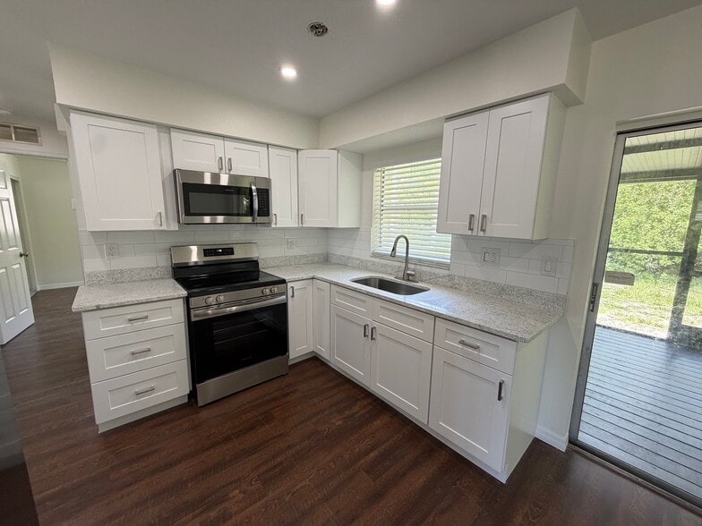 Building Photo - 4454 Whitetail Ln