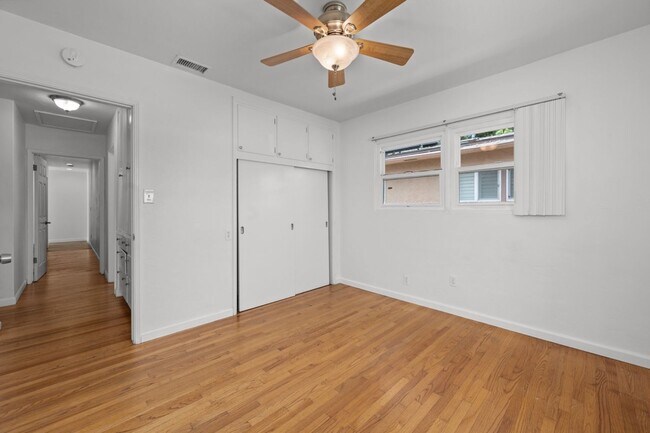 Building Photo - Dual private outdoor spaces!