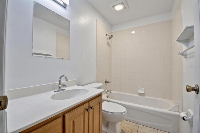Building Photo - 83 Lynbrook Dr