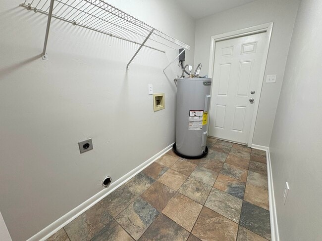 Building Photo - 1461 Live Oak Dr