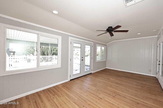 Building Photo - 10402 W Wininger Cir