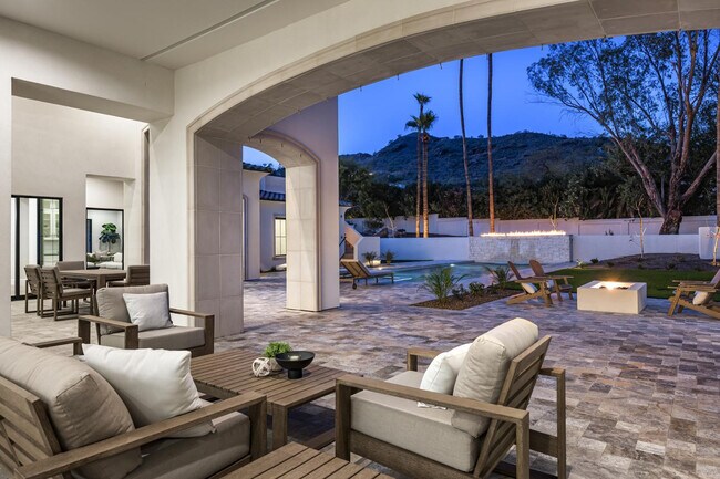 Building Photo - 6500 E Cactus Wren Rd