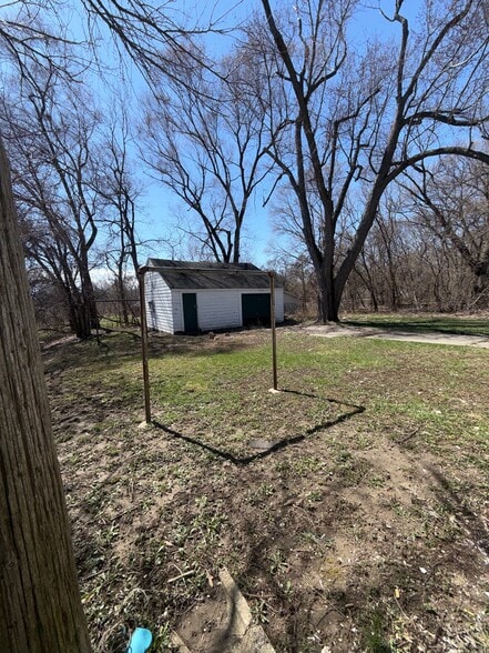 Building Photo - 634 Damon St