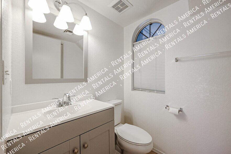 Building Photo - 10100 N 89th Ave