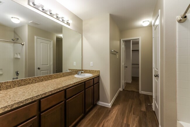 Building Photo - 10311 Urban Oak Trl