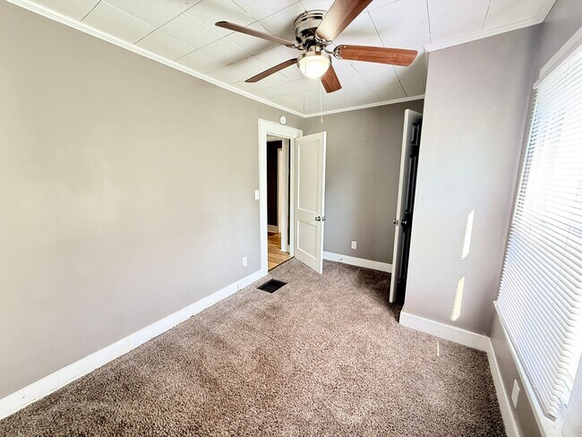 Building Photo - 1023 Thomas V Bryant Dr