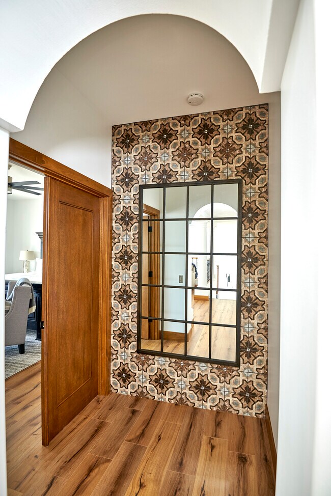 Building Photo - 7080 Via del Mar