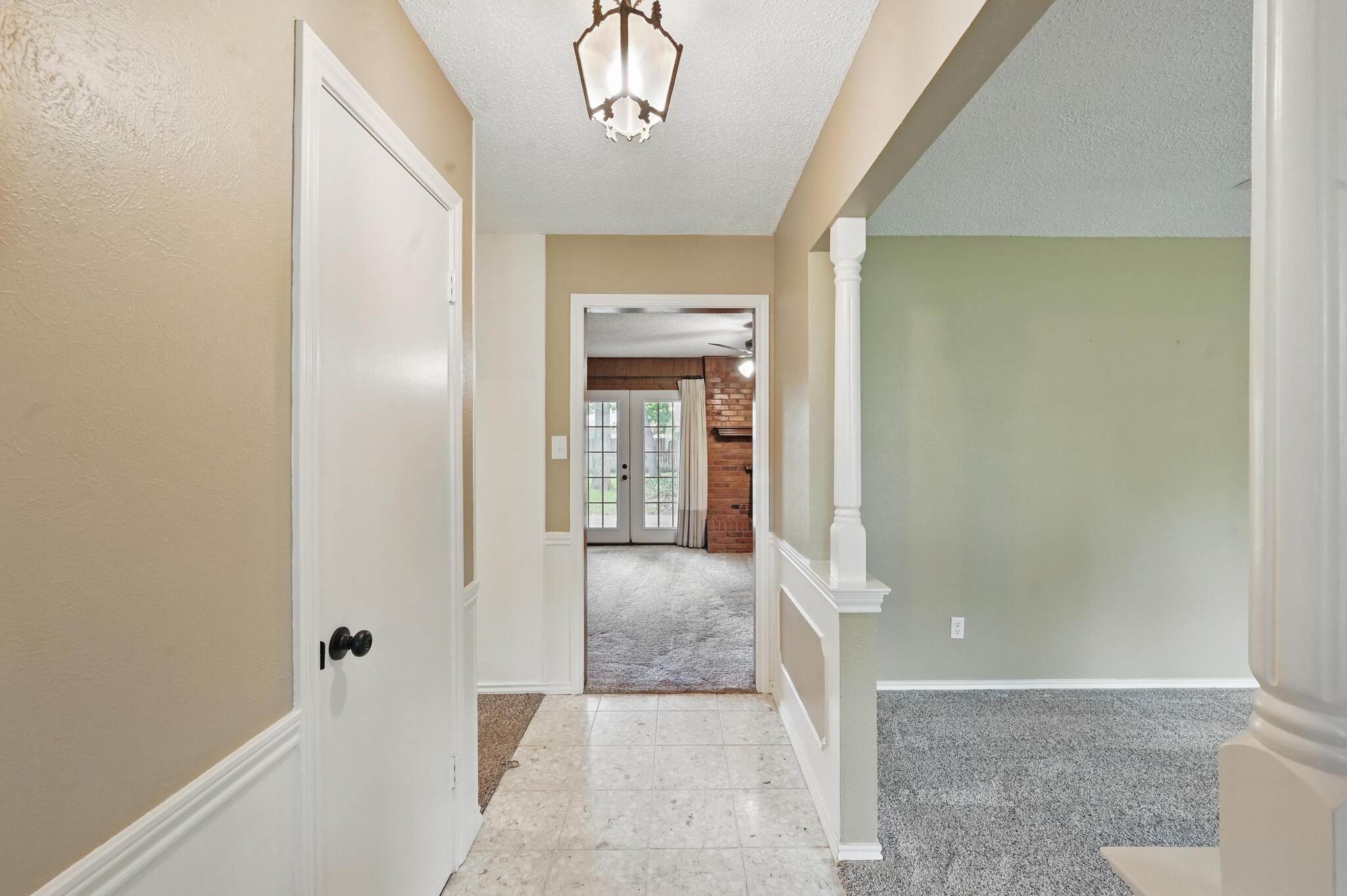Building Photo - 2221 Prince John Dr
