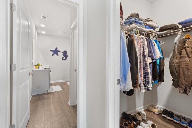 Building Photo - 428 Bearskin Ct